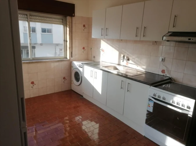 Apartamento T3 para Venda em Seixal Foto 12