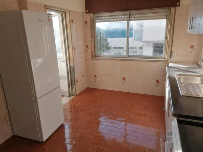 Apartamento T3 para Venda em Seixal Foto 13