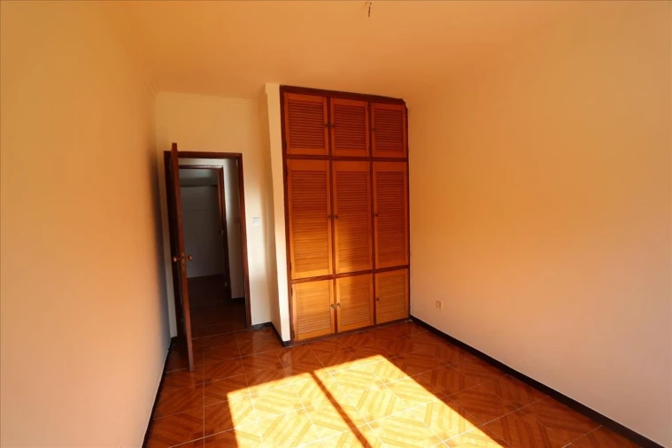 Apartamento T3 para Venda em Seixal Foto 5