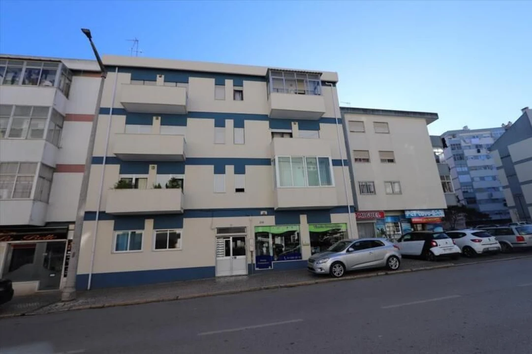 Apartamento T2 para Venda em Fernao Ferro Foto 1