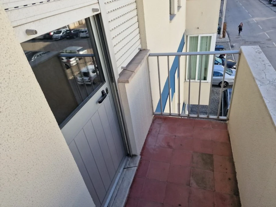 Apartamento T2 para Venda em Fernao Ferro Foto 9