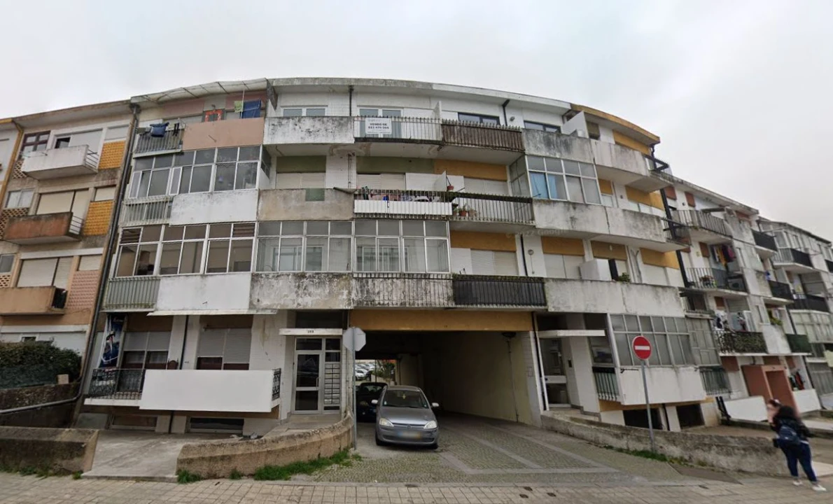 Apartamento T1 para Venda em Paranhos Foto 1