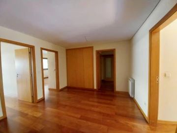 Apartamento T5 para Venda em Paranhos