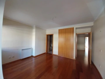 Apartamento T5 para Venda em Paranhos