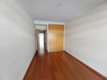 Apartamento T5 para Venda em Paranhos