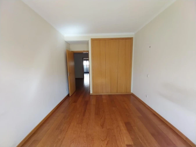 Apartamento T5 para Venda em Paranhos Foto 14