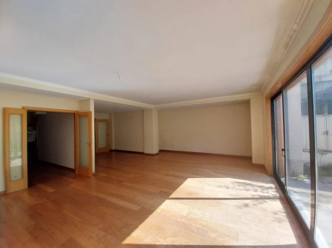 Apartamento T5 para Venda em Paranhos Foto 4