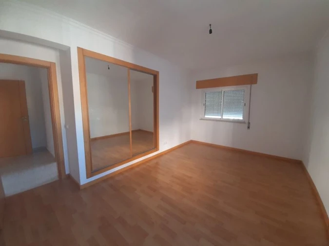 Apartamento T3 para Venda em Azambuja Foto 7