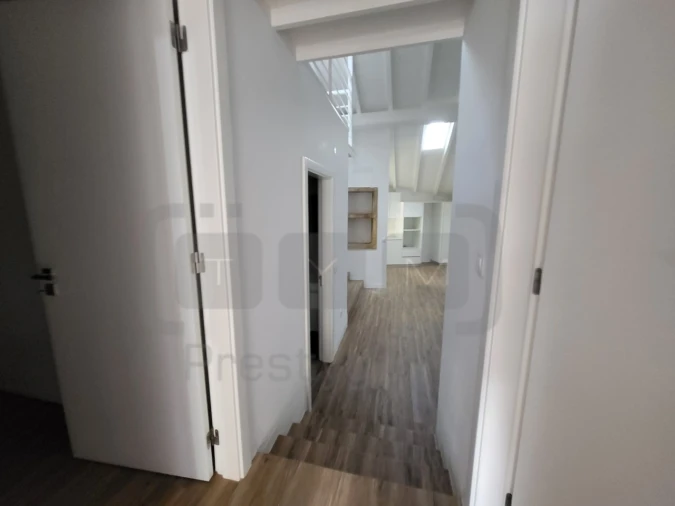 Moradia T2 para Venda em Carregueiros Foto 11