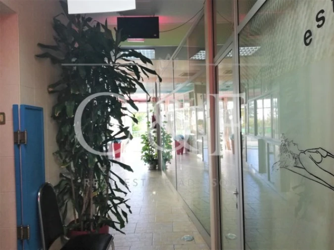 Loja para Arrendamento em Rio de Mouro Foto 4