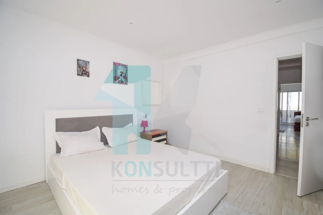 Apartamento T3 para Venda em Massamá e Monte Abraão Foto 5