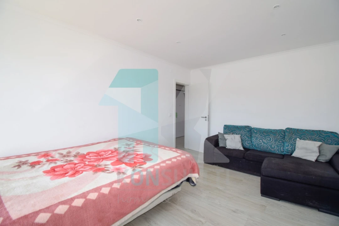 Apartamento T3 para Venda em Massamá e Monte Abraão Foto 8