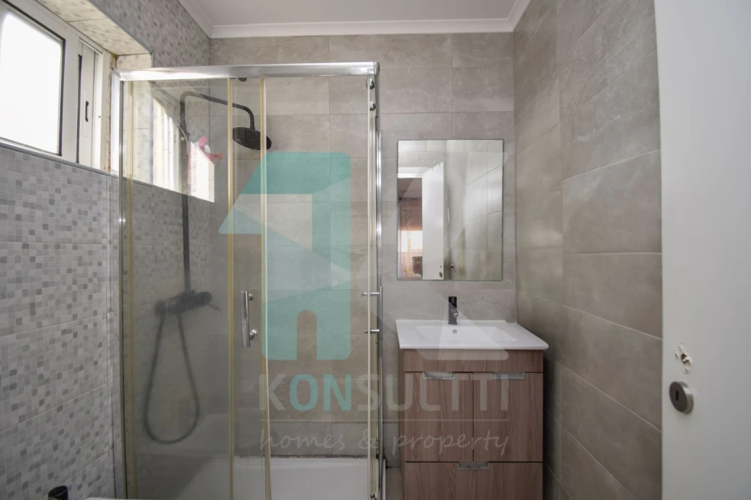 Apartamento T3 para Venda em Massamá e Monte Abraão Foto 10