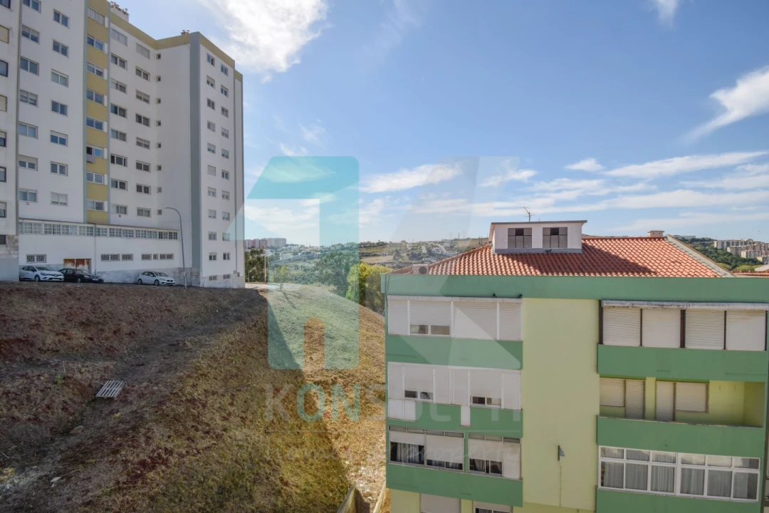 Apartamento T3 para Venda em Massamá e Monte Abraão Foto 22