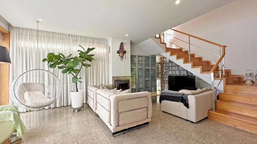 Moradia T3 para Venda em Arvore Foto 2