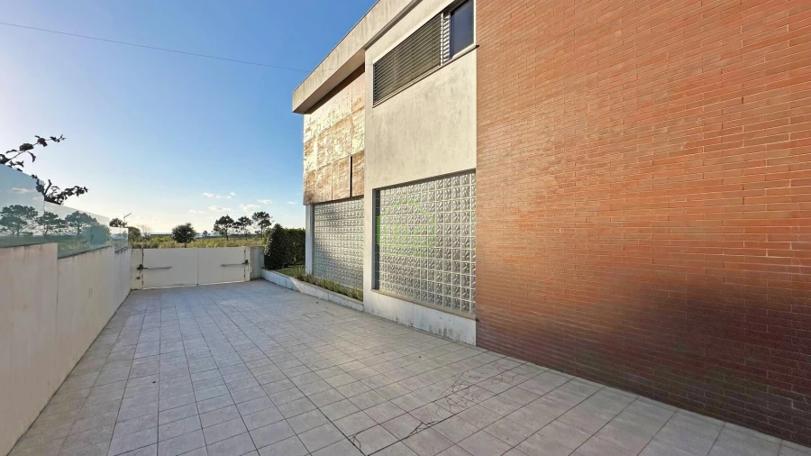 Moradia T3 para Venda em Arvore Foto 24