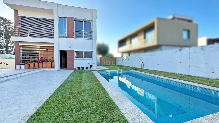 Moradia T3 para Venda em Arvore Foto 23