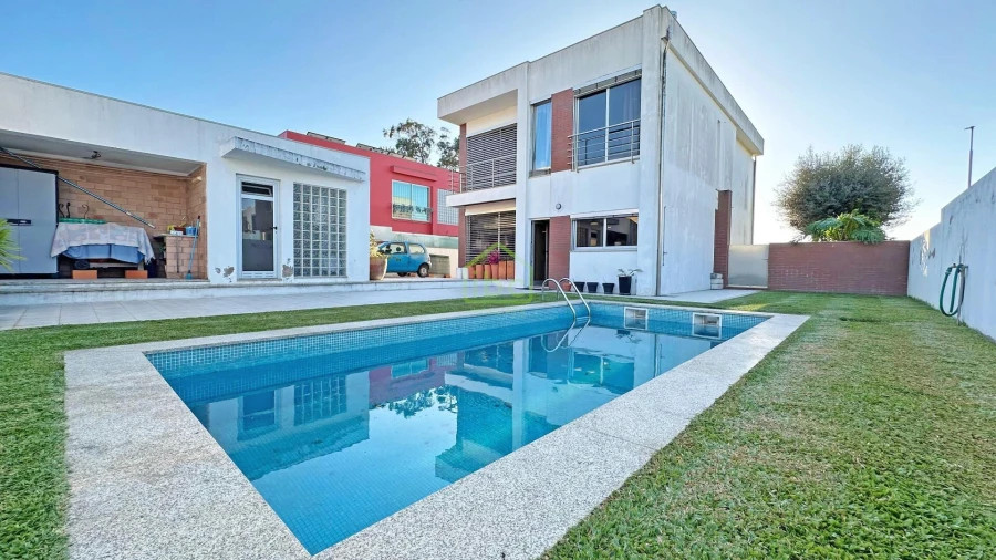 Moradia T3 para Venda em Arvore Foto 22