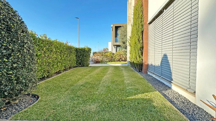 Moradia T3 para Venda em Arvore Foto 27