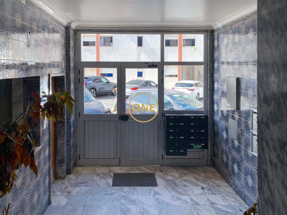 Apartamento T4 para Venda em Carregado e Cadafais Foto 25