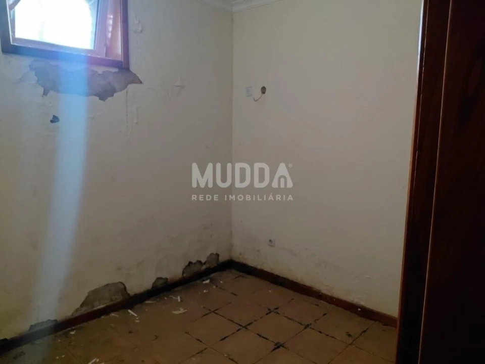 Moradia T2 para Venda em Rossas Foto 7