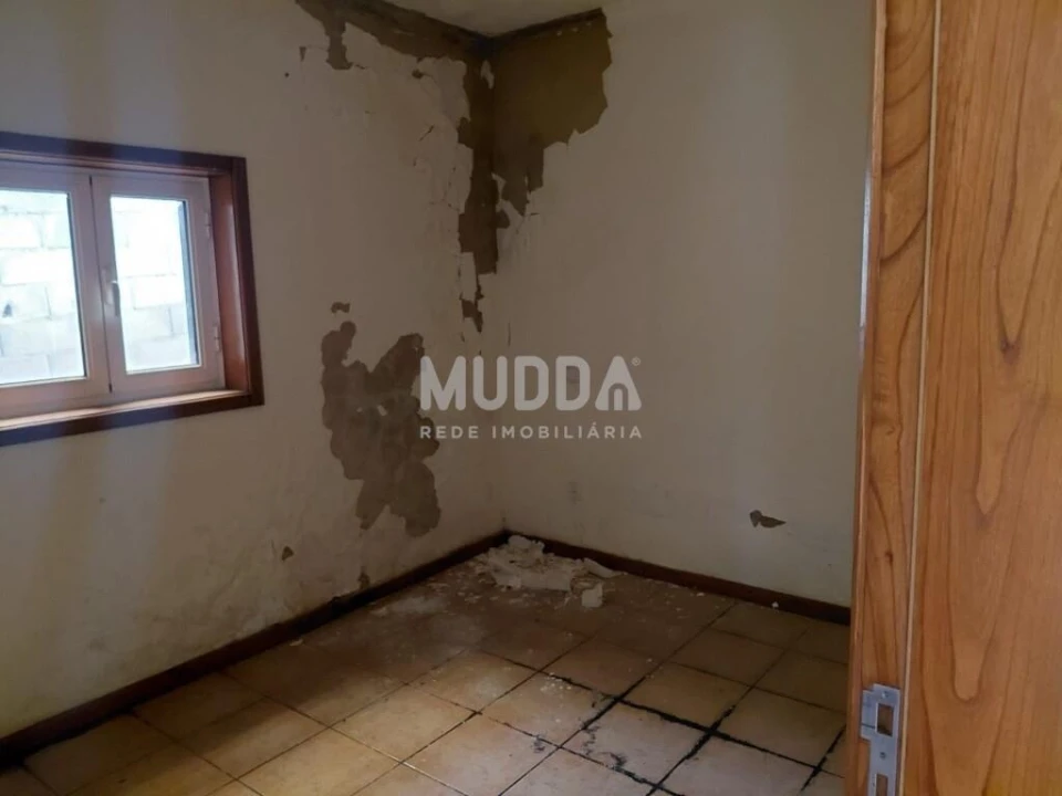 Moradia T2 para Venda em Rossas Foto 14