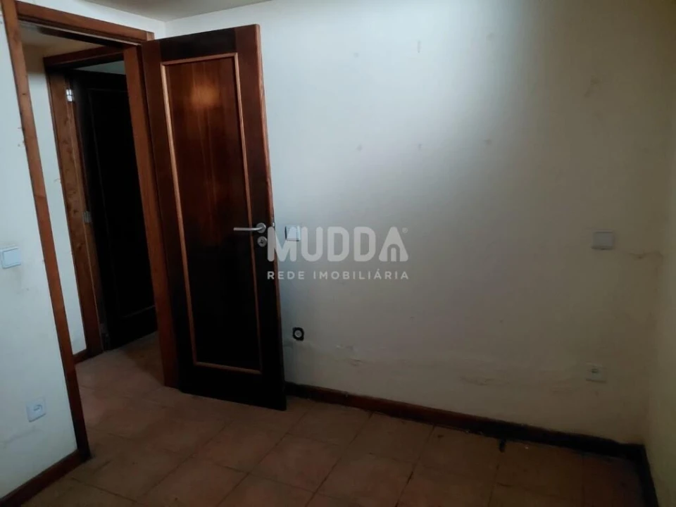 Moradia T2 para Venda em Rossas Foto 8