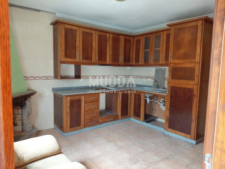 Moradia T2 para Venda em Rossas Foto 9