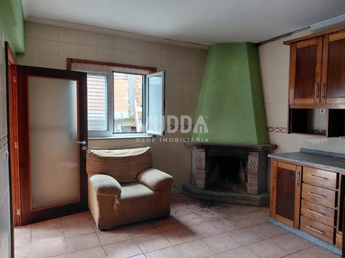 Moradia T2 para Venda em Rossas Foto 6