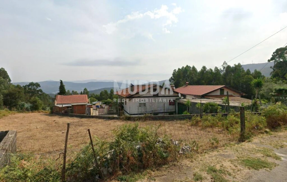 Moradia T2 para Venda em Rossas Foto 4