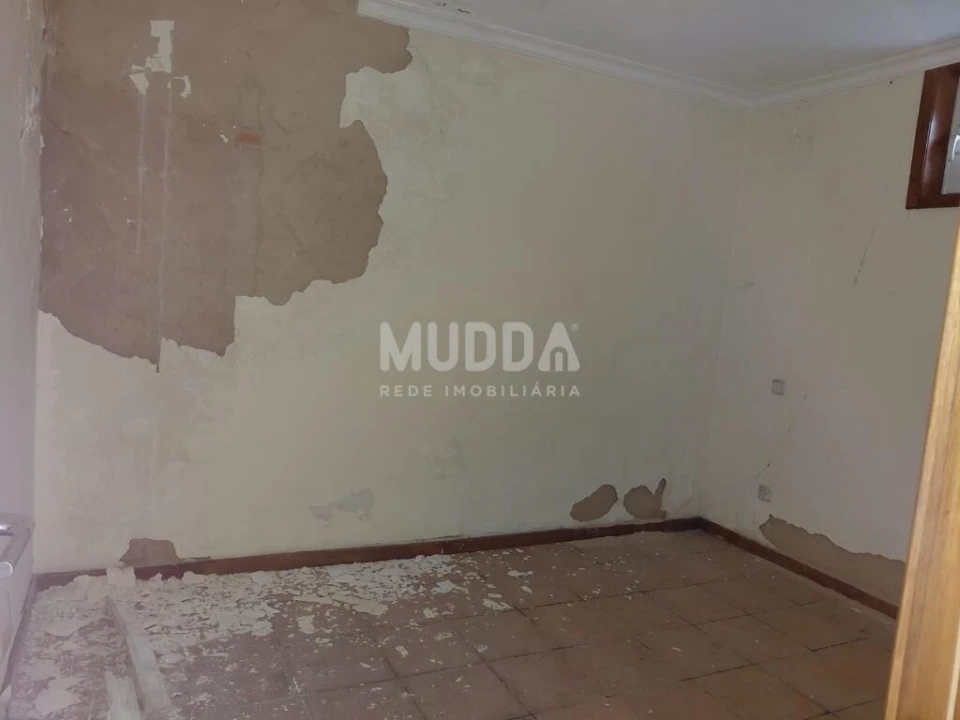 Moradia T2 para Venda em Rossas Foto 3