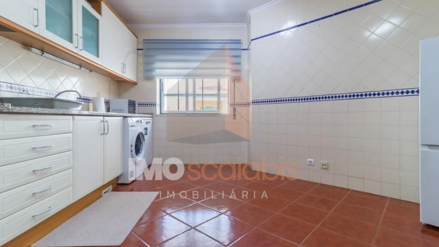 Apartamento T2 para Arrendamento em Almeirim Foto 4