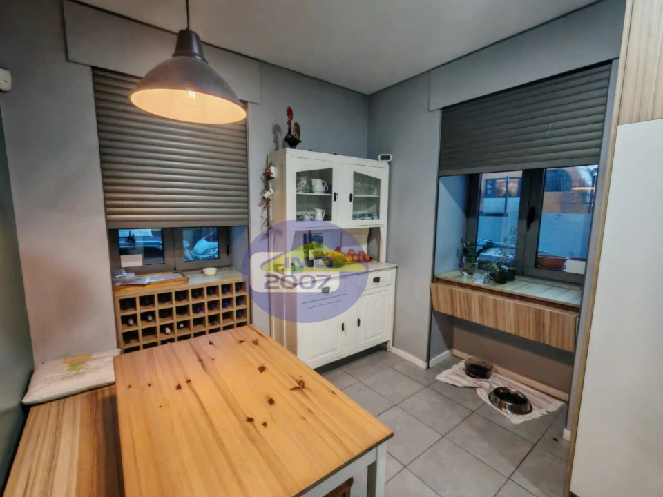 Moradia T4 para Venda em Arcozelo Foto 6