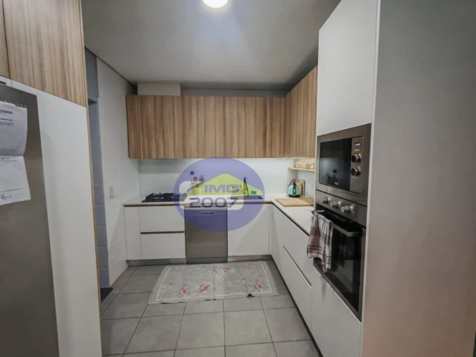 Moradia T4 para Venda em Arcozelo Foto 3