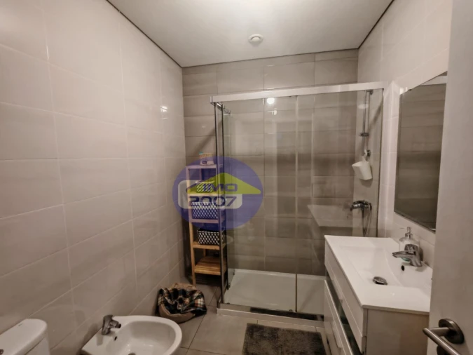 Moradia T4 para Venda em Arcozelo Foto 13