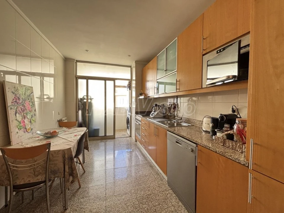 Apartamento T2 para Venda em Ermesinde Foto 2