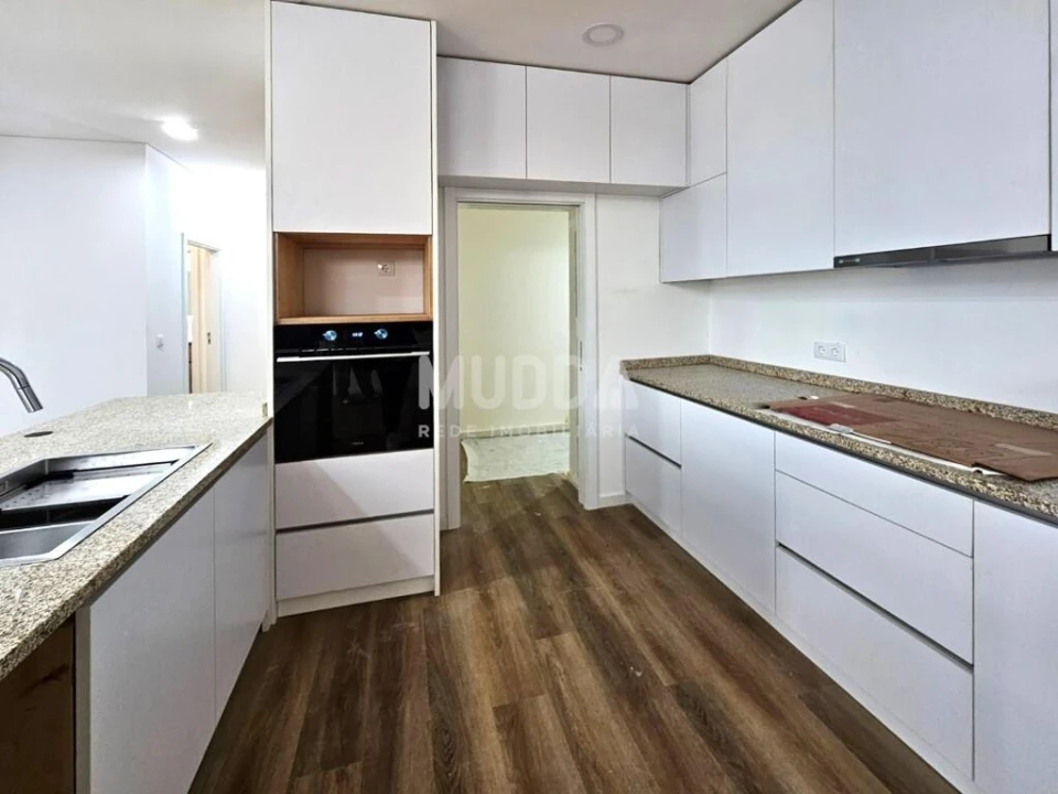 Apartamento T2 para Venda em Esmoriz Foto 1