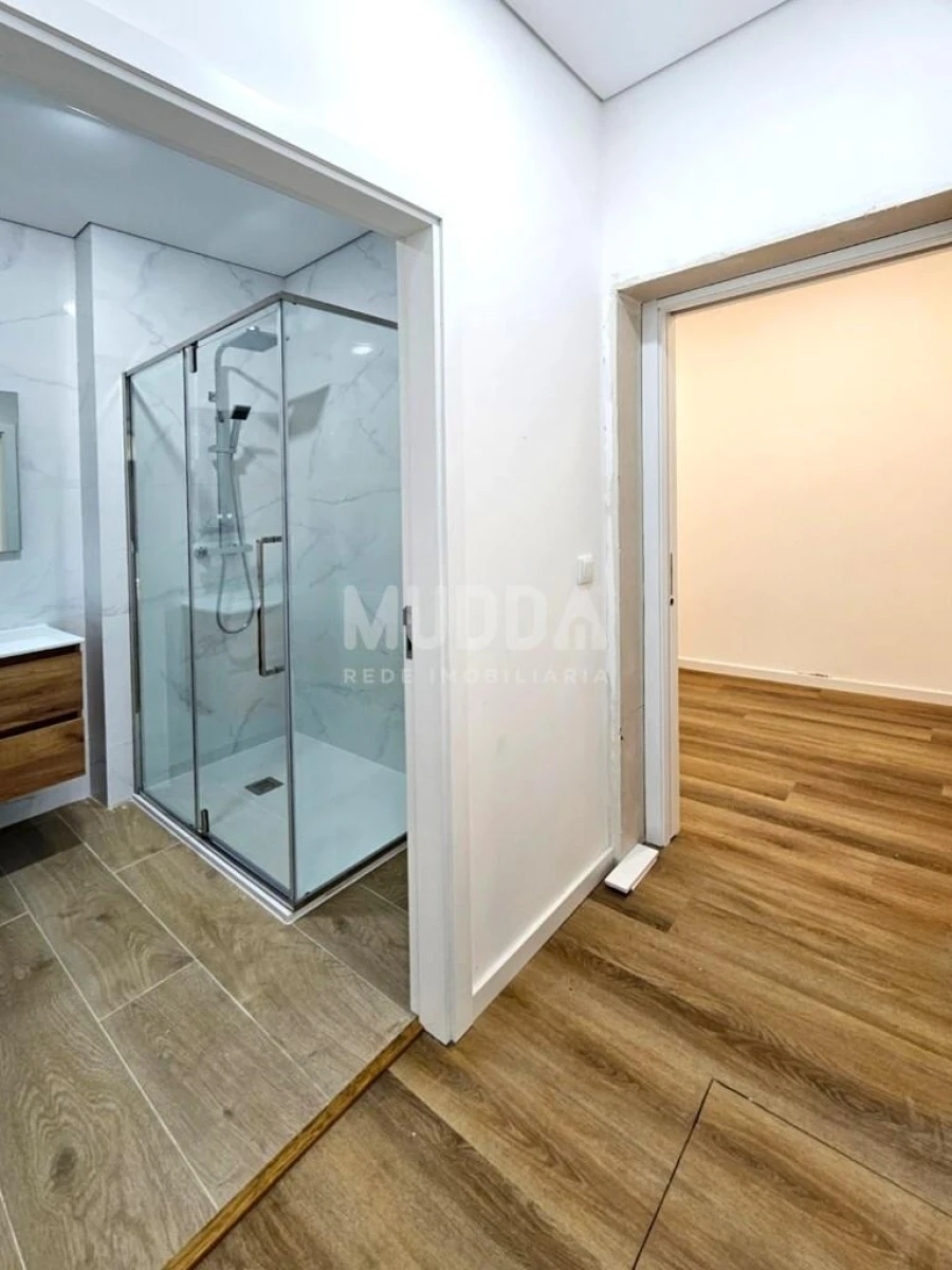 Apartamento T2 para Venda em Esmoriz Foto 10