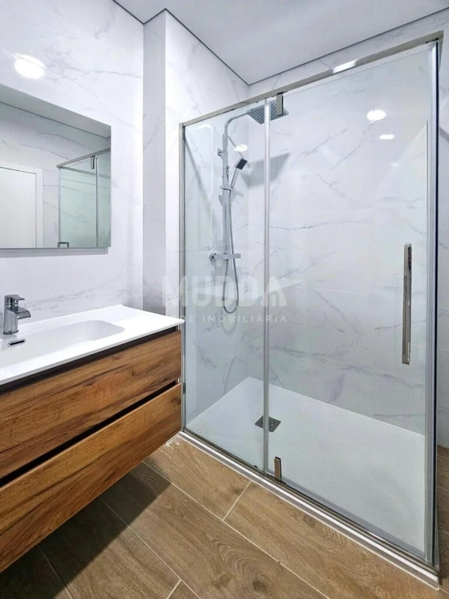 Apartamento T2 para Venda em Esmoriz Foto 22