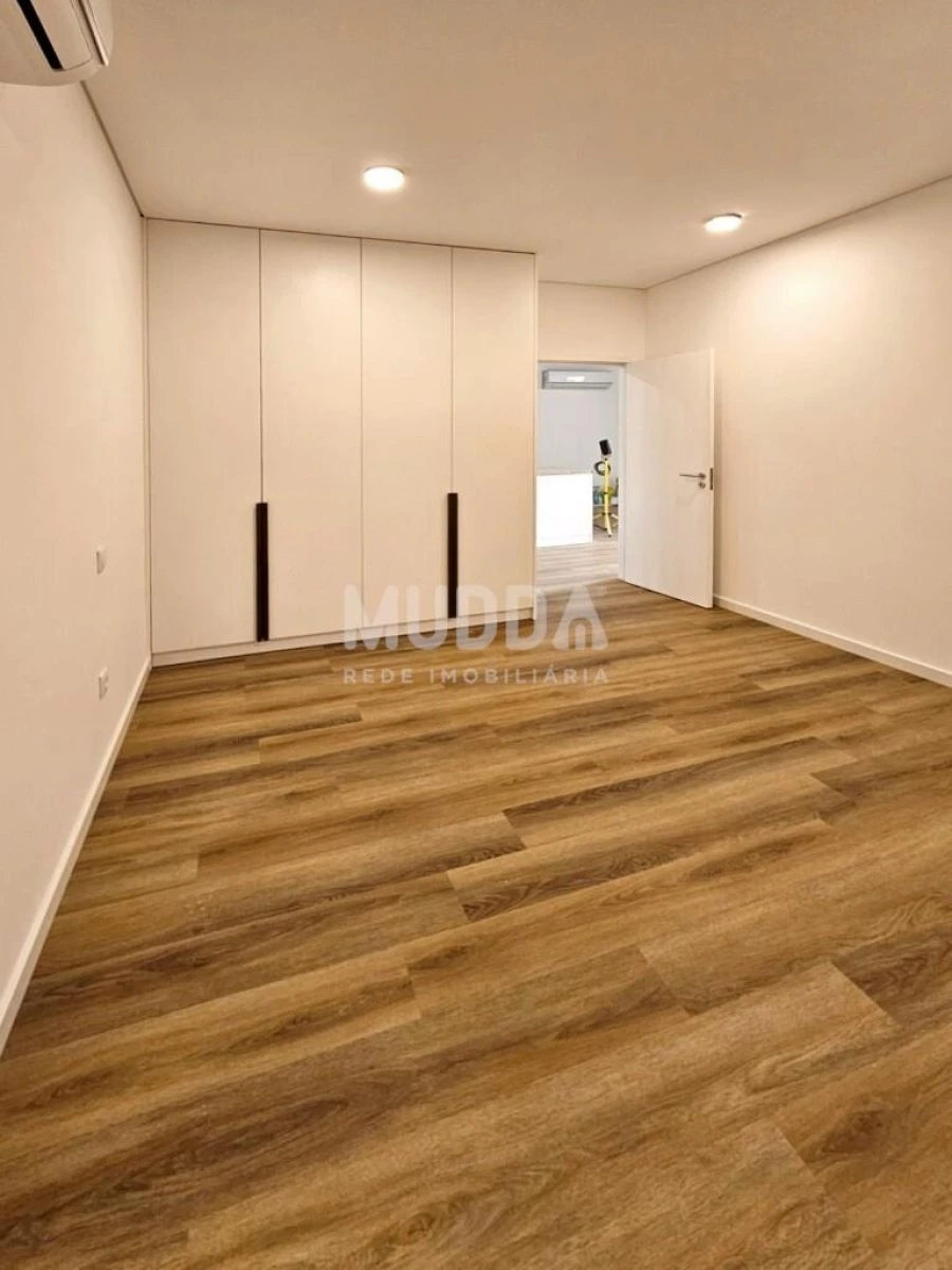 Apartamento T2 para Venda em Esmoriz Foto 7
