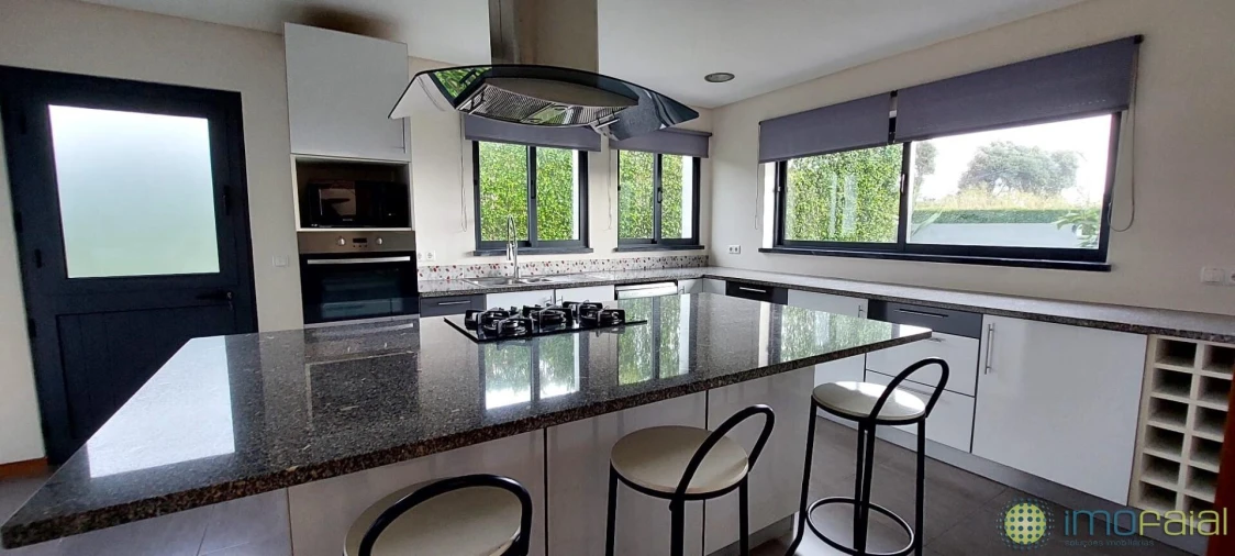 Moradia T4 para Venda em Horta (Conceição) Foto 12