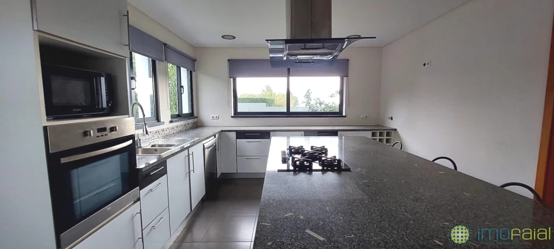 Moradia T4 para Venda em Horta (Conceição) Foto 15