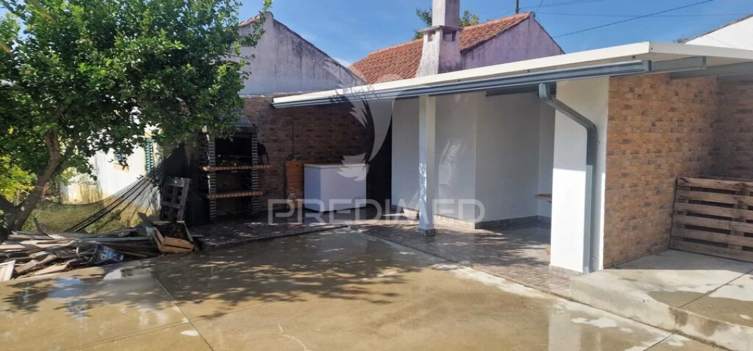 Moradia T2 para Venda em Além da Ribeira e Pedreira Foto 2