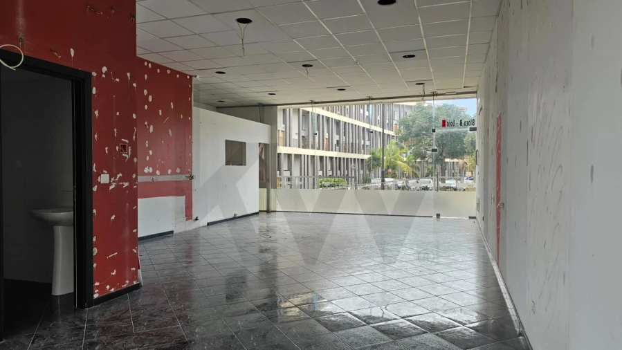 Loja para Arrendamento em São Martinho Foto 15