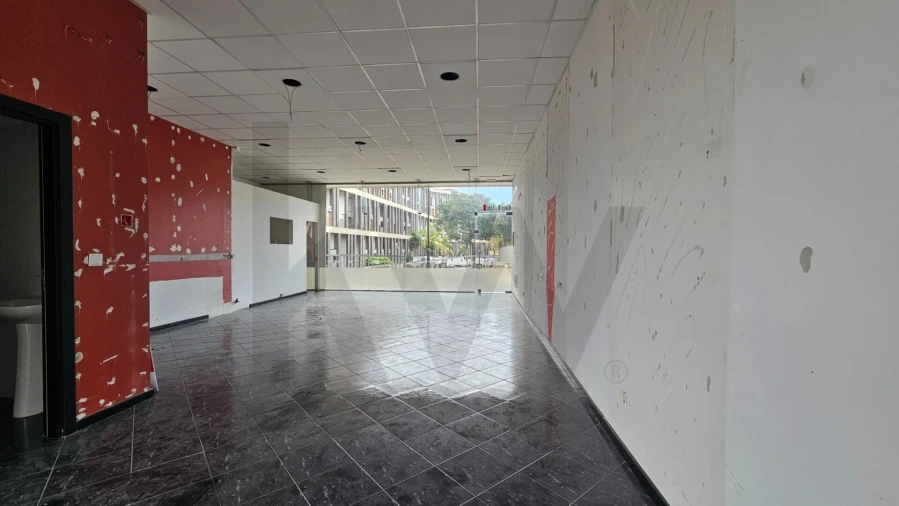 Loja para Arrendamento em São Martinho Foto 18