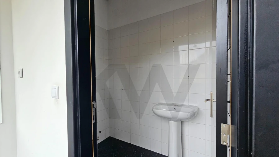 Loja para Arrendamento em São Martinho Foto 22