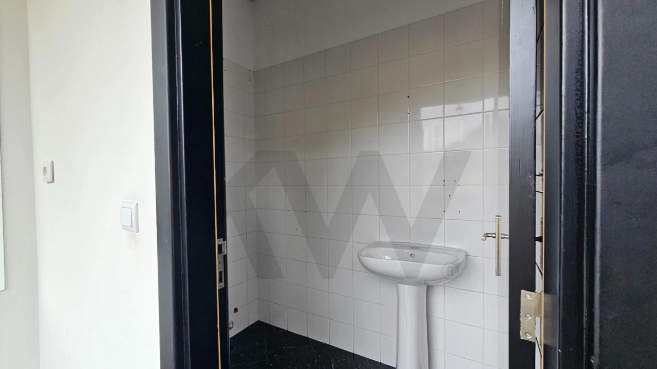 Loja para Arrendamento em São Martinho Foto 22