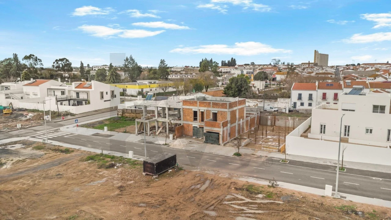 Moradia T4 para Venda em Cuba Foto 6