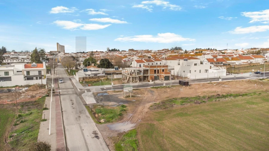 Moradia T4 para Venda em Cuba Foto 18