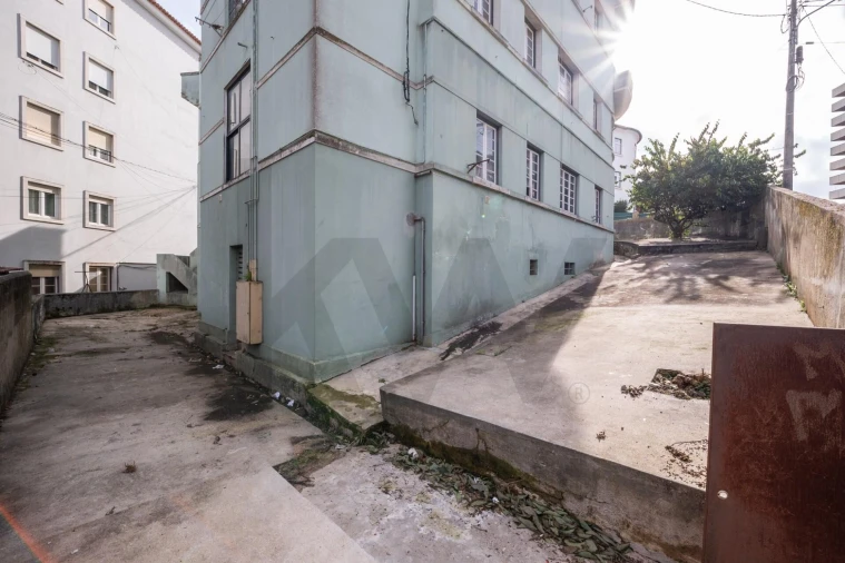 Prédio para Venda em Santo Antonio dos Olivais Foto 7